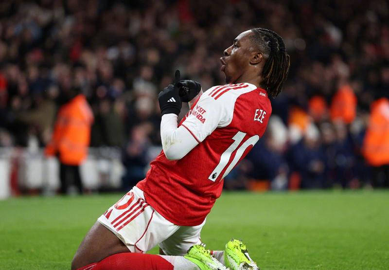 切尔西迎来七场伦敦德比，纽卡多次对阵曼城，豪门争霸挑战升级